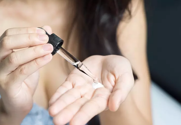 Serum trị mụn trứng cá và cách sử dụng hiệu quả