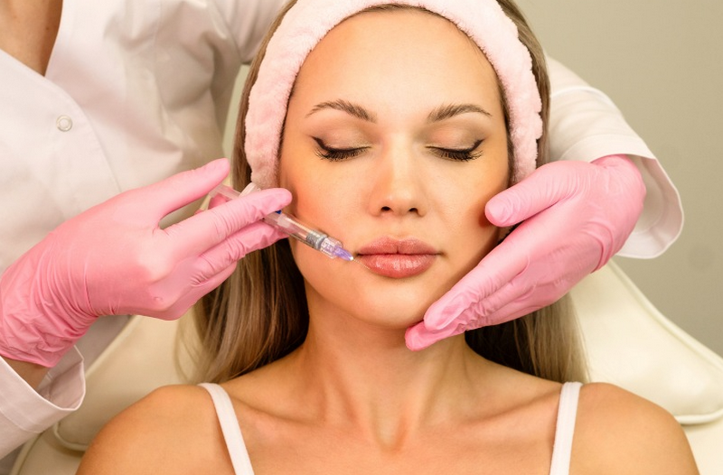 Tiêm môi tây có thể thực hiện cho khách hàng đủ 18 tuổi trở lên