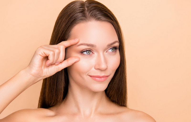 Tiêm filler làm đầy thái dương là gì? Có nguy hiểm không?