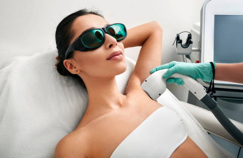 Triệt lông nách: Ưu nhược điểm, có nên triệt lông tại nhà?