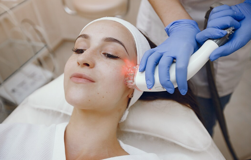 Laser CO2 Fractional: Cơ chế, tác dụng và lưu ý sử dụng an toàn