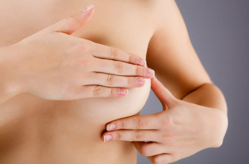 Vì sao núm vú thâm đen? Cách để cải thiện màu sắc an toàn