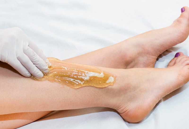 Tổng hợp 10 cách triệt lông tại nhà đơn giản như cạo lông, waxing, kem tẩy lông và nguyên liệu tự nhiên
