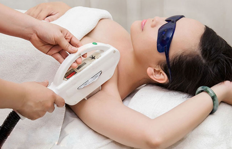 Tổng hợp 10 cách triệt lông tại nhà đơn giản như cạo lông, waxing, kem tẩy lông và nguyên liệu tự nhiên