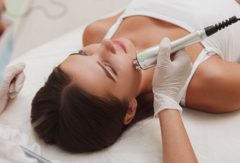 Xóa sẹo bằng laser bao nhiêu tiền? Bảng giá 2026 & yếu tố ảnh hưởng