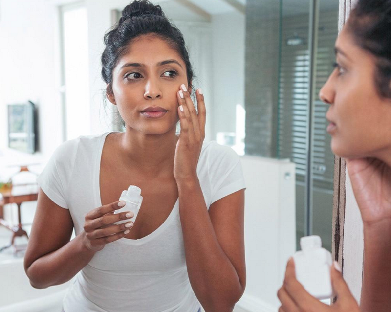 Da mặt sần sùi không mịn màng do đâu? Bác sĩ giải đáp 